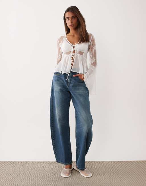 Miss Selfridge - Blouse van kant en chiffon met ruches en gestrikte voorkant in wit, 3 van 4