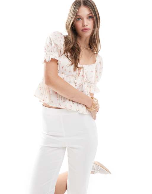 Miss Selfridge - Blusa testurizzata a fiori allacciata sul davanti