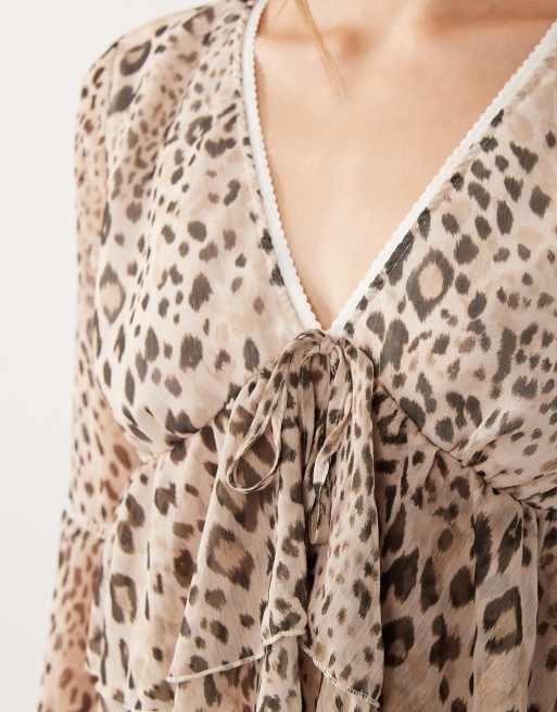 Miss Selfridge - Bluse med flæser, ærmer med svaj og dyreprint, 3 af 4