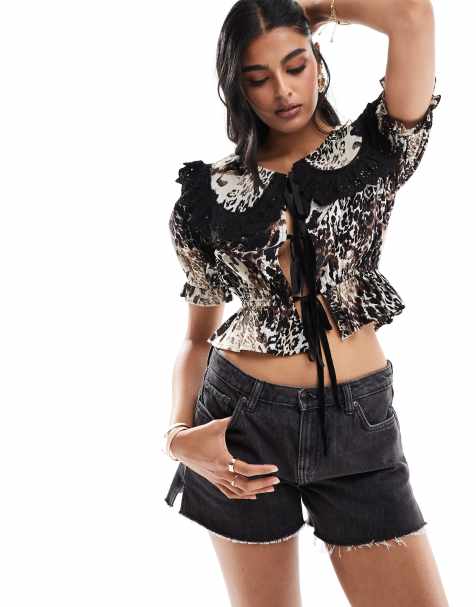 Miss Selfridge – Bluse mit Animal-Print, Kragen und Bindedetail vorne - view 1