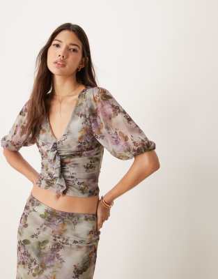 Miss Selfridge - Bluse mit Puffärmeln mit Blumenmuster-Bunt