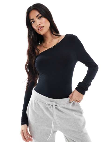 Miss Selfridge - Body morbido al tatto nero con spalle scoperte - view 1