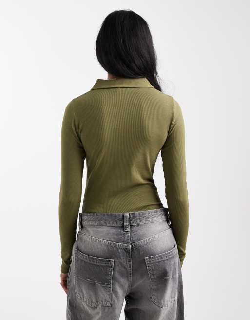 Miss Selfridge - Bodysuit met polokraag en knopen in olijfgroen, 2 van 4