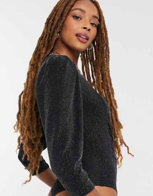 Miss Selfridge – Bodysuit mit Sweetheart-Ausschnitt und Wickeldesign in Silber, 2 von 4