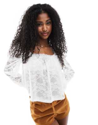 Miss Selfridge - Boho-Bluse aus Spitze in Cremeweiß