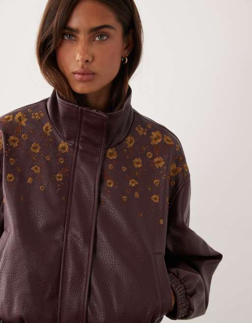 Miss Selfridge bomber brodé à col cheminée couleur vin, 4 de 4