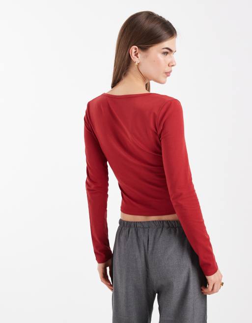 Miss Selfridge - Bordeauxrød korset-top med dyb rund hals og blondekanter, 3 af 4