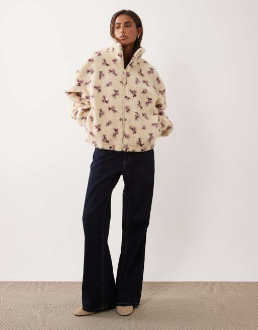 Miss Selfridge borg fleece jack met kleine bloemenprint, 2 van 4