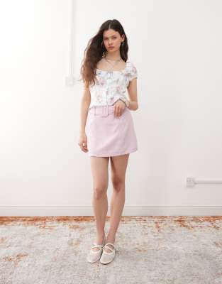 Miss Selfridge - Bouclé-Minirock in Rosa mit Gürtel