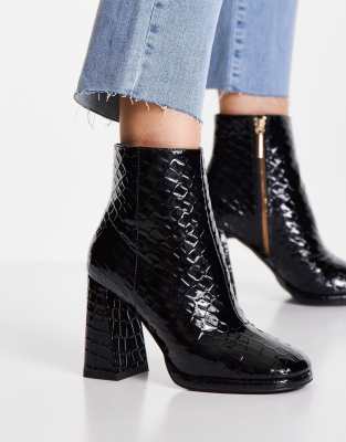 Miss Selfridge bougie black patent croc boot