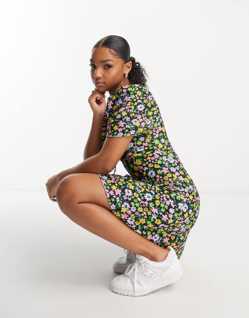 Miss Selfridge bright ditsy floral puff sleeve tea dress , 3 of 4