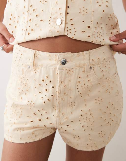 Miss Selfridge broderie denim shorts in buttermilk wash, 3 of 5