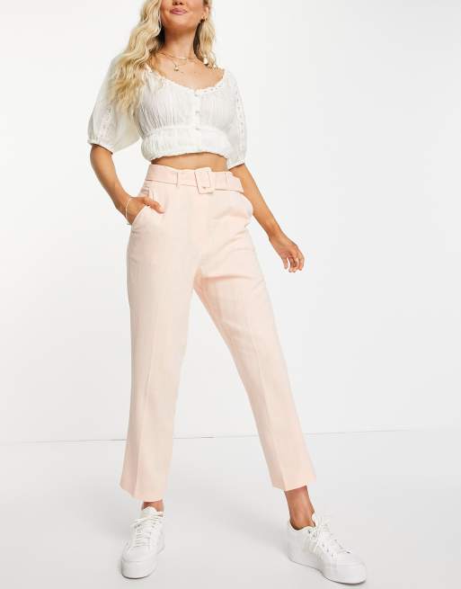 Miss Selfridge - Broek van linnenmix met riem en toelopende pijpen in perzikkleur, deel van co-ord set