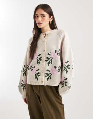 Miss Selfridge - Bunte Oversize-Strickjacke mit Blumenmuster und Rundhalsausschnitt