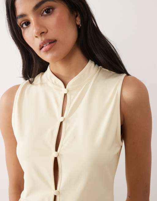 Miss Selfridge button through top with mandarin collar in buttermilk, 3 of 4