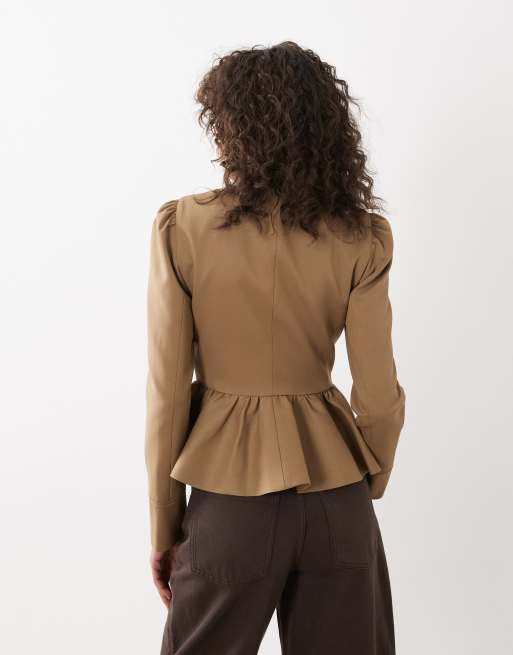 Miss Selfridge – Camelowa asymetryczna kurtka w stylu militarnym, 4 z 4