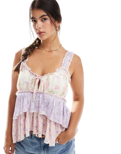 Miss Selfridge - Cami-top med blandet print og bindebånd foran i krølstof