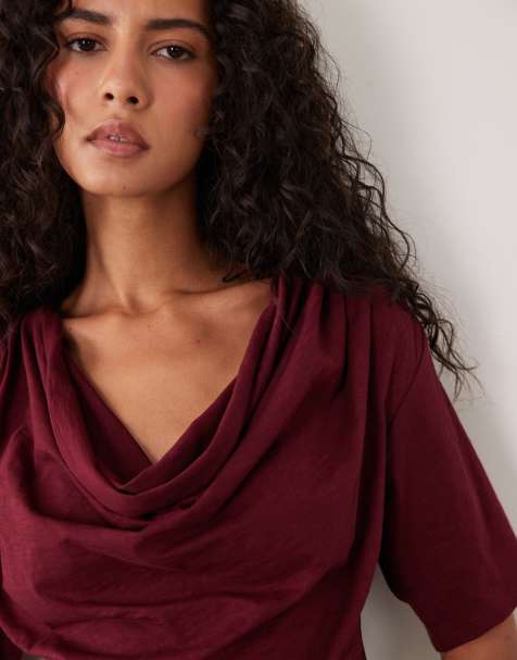 Miss Selfridge - camiseta con cuello desbocado y manga murciélago en rojo - view 1