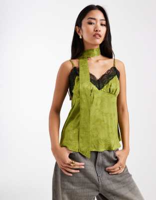 Miss Selfridge - Camisole aus Jacquard und Spitze in Grün mit Schal