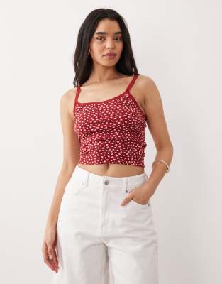 Miss Selfridge - Camisole-Oberteil in Rot mit Blümchenmuster und Rüschenbesatz-Bunt