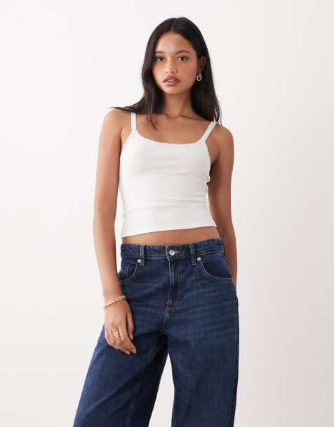 Miss Selfridge – Camisole-Oberteil in Weiß mit Rüschenbesatz - view 1