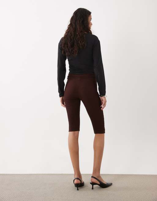 Miss Selfridge capri avec détail noué portefeuille en marron chocolat, 3 de 5