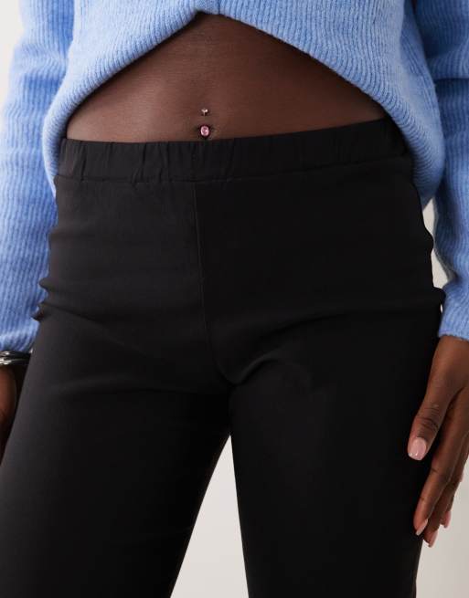Miss Selfridge capri pants in black, 4 of 5