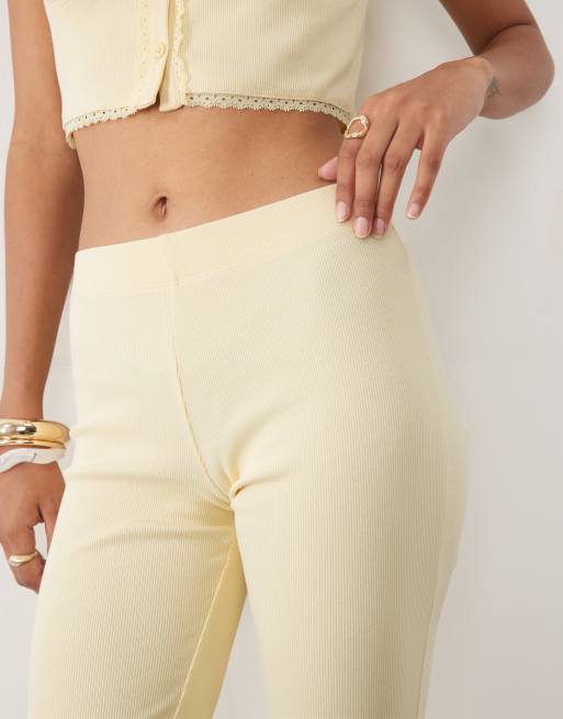Miss Selfridge Caprihose mit geschlitztem Saum und Schleife, Kombiteil in Buttermilch, 3 von 5