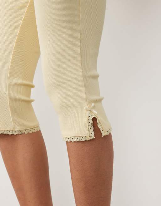 Miss Selfridge Caprihose mit geschlitztem Saum und Schleife, Kombiteil in Buttermilch, 4 von 5