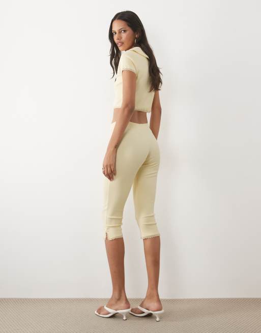 Miss Selfridge Caprihose mit geschlitztem Saum und Schleife, Kombiteil in Buttermilch, 5 von 5