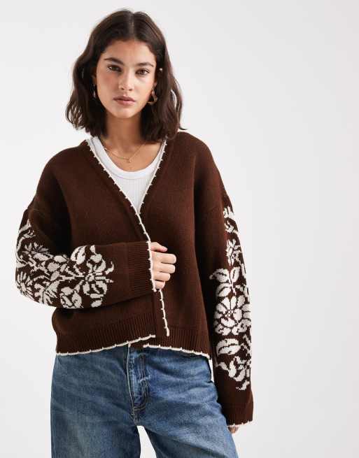 Miss Selfridge - Cardigan color cioccolato con cuciture e fiori