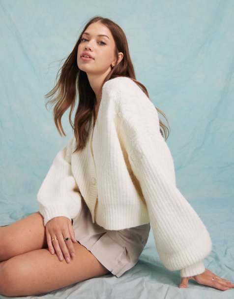 Miss Selfridge - Cardigan color crema con fiori ricamati - view 1