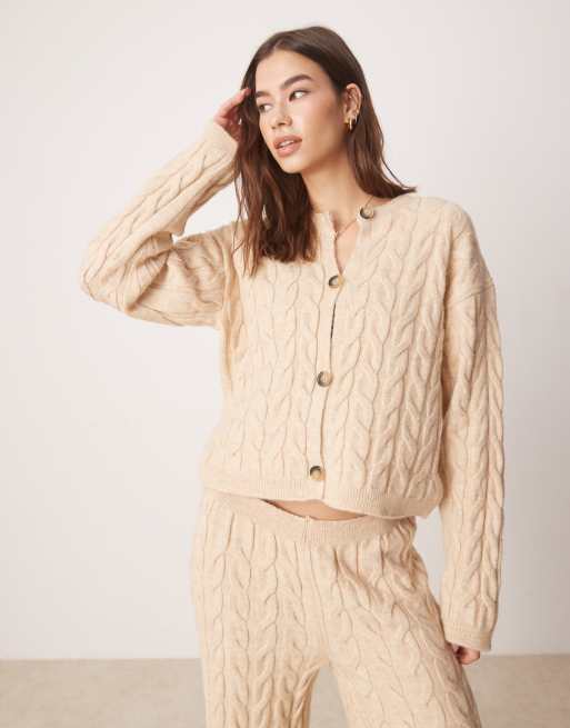 Miss Selfridge - Cardigan in maglia lavorata a trecce color talpa in coordinato