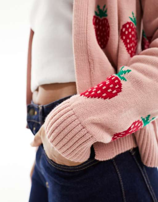 Miss Selfridge - Cardigan in maglia rosa tenue con fragole, 2 di 4