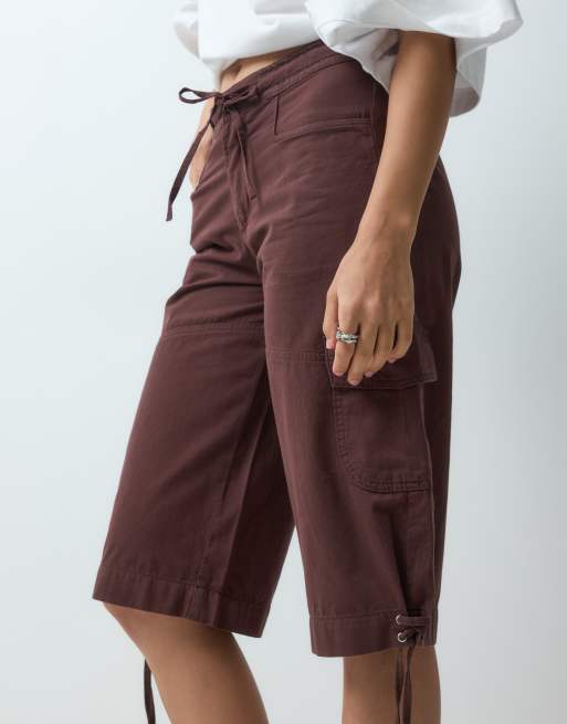 Miss Selfridge cargocapribyxor i chokladbrun, 4 av 5