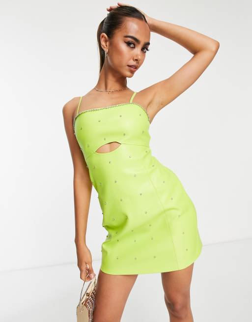 Miss Selfridge – Chartreusegrön miniklänning med utskurna detaljer och strass i läderimitation