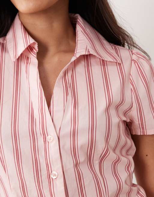 Miss Selfridge - Chemise ajustée à manches courtes et fines rayures - Rose, 3 de 4