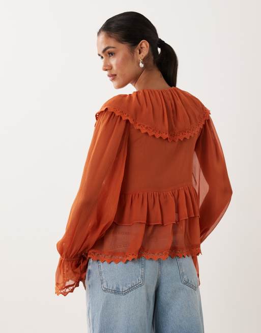 Miss Selfridge chiffon-bluse med flæser og bindebånd foran i rust, 4 af 4