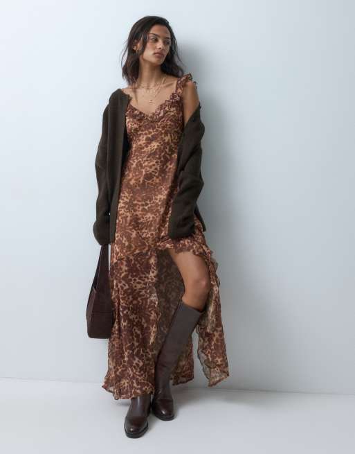 Miss Selfridge chiffon jurk met ruches, cami en maxi in dierenprint, 2 van 5