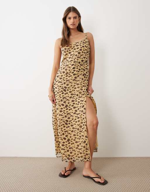 Miss Selfridge – Chiffon-Maxikleid mit U-Ausschnitt und Animalprint, 2 von 4