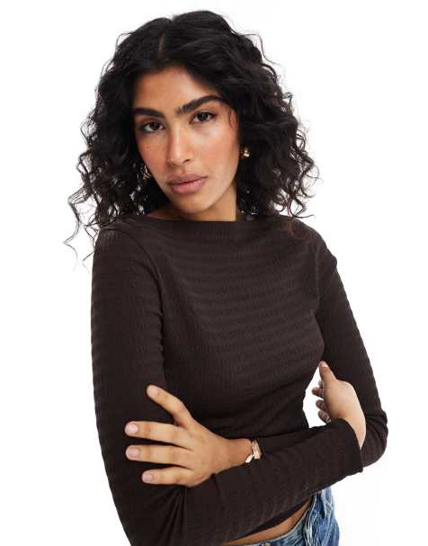 Miss Selfridge – Chokladbrun, långärmad topp i texturerad jersey med båtringning - view 1