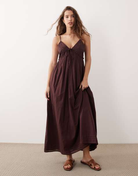 Miss Selfridge – Chokladbrun maxiklänning med smala axelband och broderad detalj - view 1