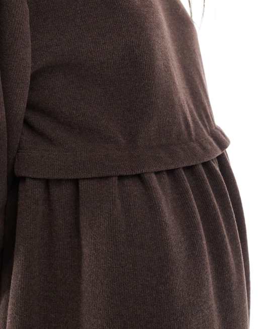 Miss Selfridge – Chokladbrun, mjuk och ribbad smockklänning, 2 av 4