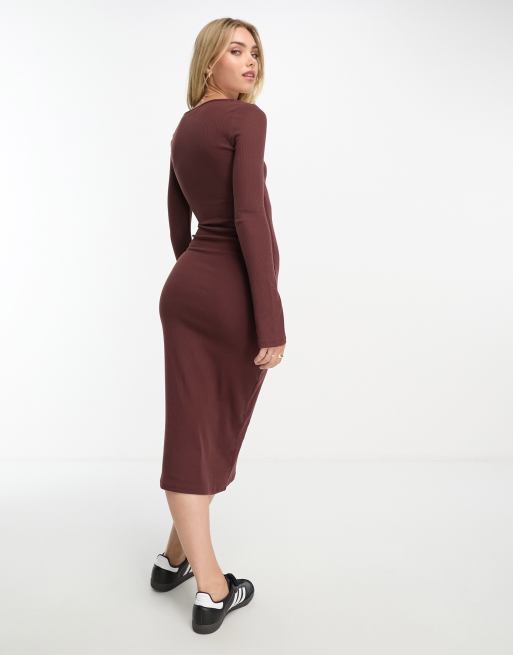 Miss Selfridge – Chokladbrun, ribbad maxiklänning med djup halsringning, 4 av 4