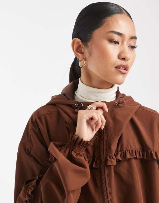 Miss Selfridge – Chokladbrun vindjacka med indragen midja och volang, 4 av 4