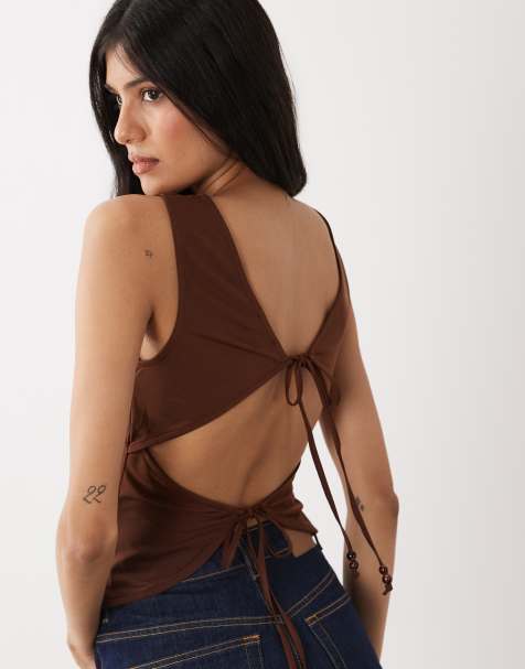 Miss Selfridge - Chokoladebrun tanktop med bindedetalje på ryggen med perler - view 1