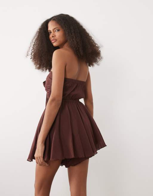 Miss Selfridge - Chokoladebrunt strand-playsuit med bindebånd foran i ostelærred, 2 af 4