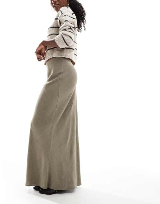 Miss Selfridge – Cięta ze skosu spódnica maxi z materiału z domieszką lnu w kolorze khaki