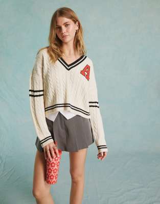 Miss Selfridge - College-Strickpullover in Cremeweiß