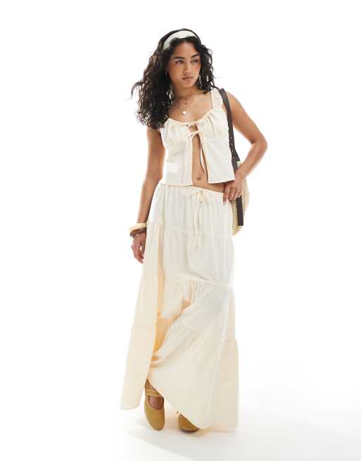 Miss Selfridge - Coordinato color latticello con gonna lunga e canottiera allacciata sul davanti